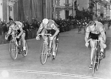 Barry (centre) just losing to Rik Van Looy. Walter Godefroot is third