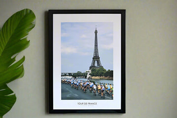 2006 Tour De France, The Eiffel Tower welcomes the surviving cyclists into Paris on Stage 20