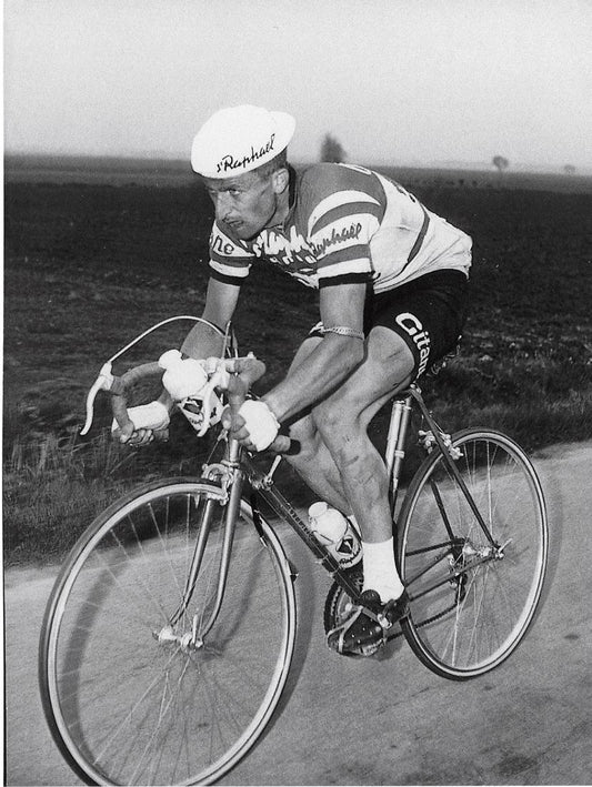 Intro to Cycling Legends 01 Tom Simpson