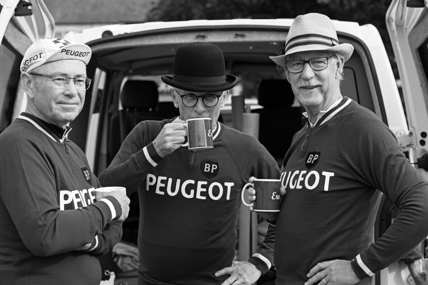 Cyclists at the 2024 Simpson Retro Festival enjoy a brew ahead of the retro ride - starting in Harworth, Nottinghamshire. 