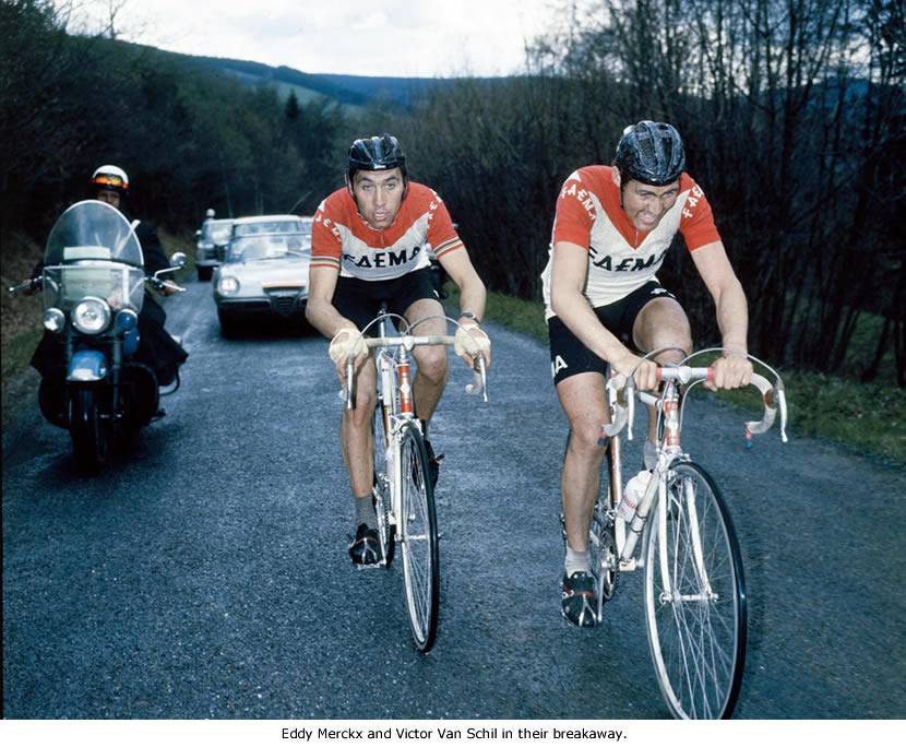 Image of Eddy Merckx and Victor Van Schil 