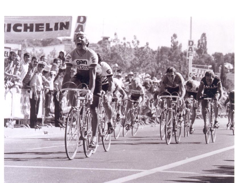 Barry Hoban getting the better of Patrick Sercu (3rd) in this Tour de France sprint.